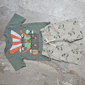 Dinosaur graphic tee and shorts set. 2T-3T. EUC.